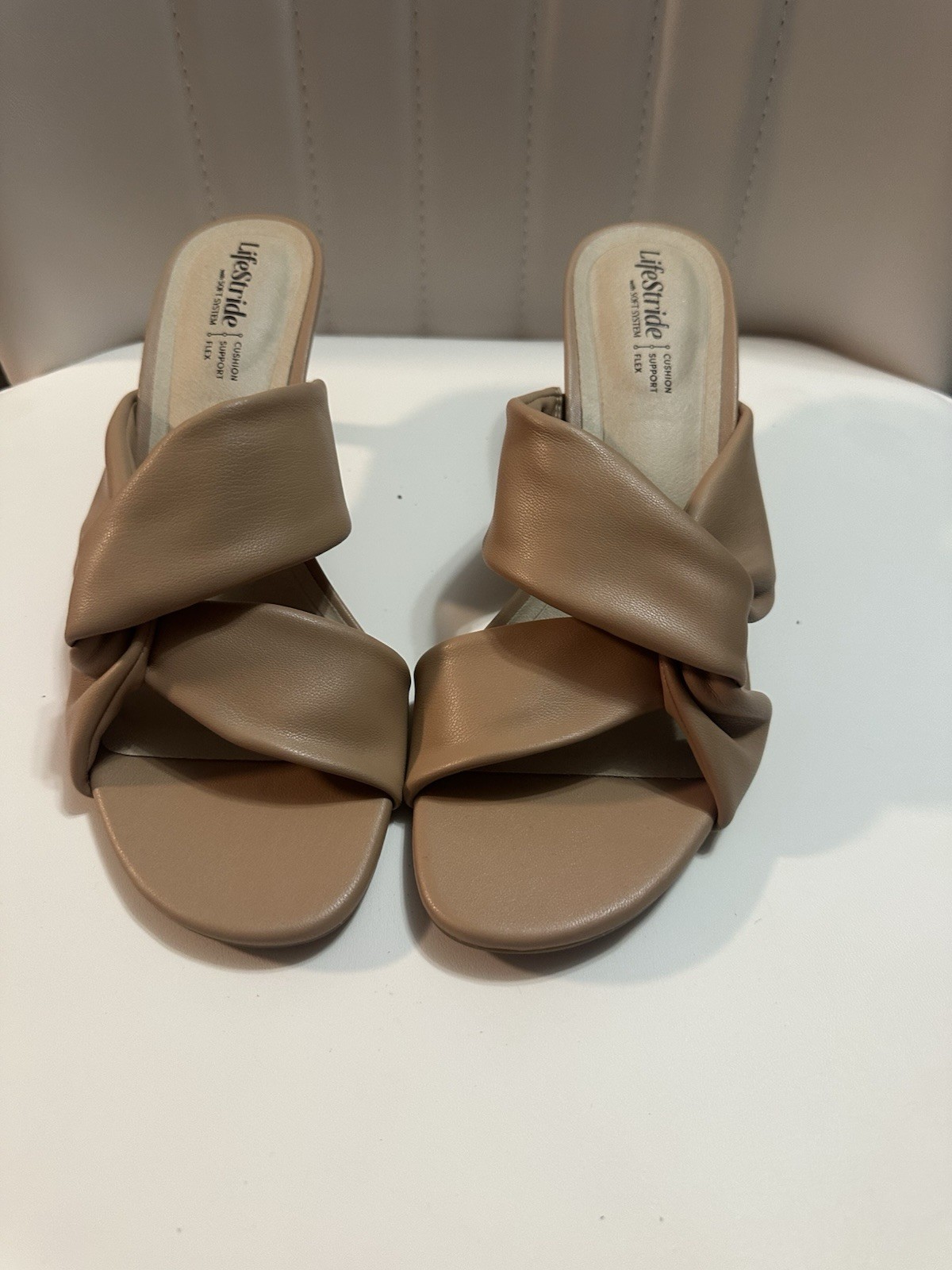 Life Stride Soft System Flex Heels Women's Size 8.5M Nude