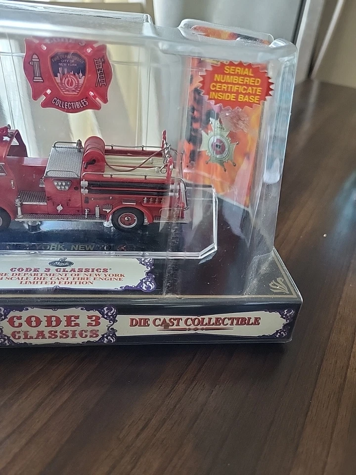 Code 3 FDNY Mack C Pumper Engine #71   Classic Collectible 1/64 Diecast 12380 - Image 3 of 4