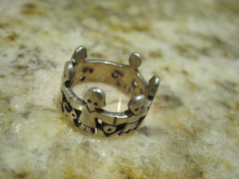 JAMES AVERY  STERLING SILVER 925  CHILDREN AT AT PLAY RING DOGS and FLOWERS
