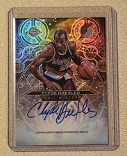 Clyde Drexler Rookie Cards and Memorabilia Guide 9