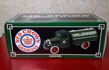 ERTL Texaco 1931 Hawkeye Tanker Truck Die Cast Bank Red Crown Gasoline Green