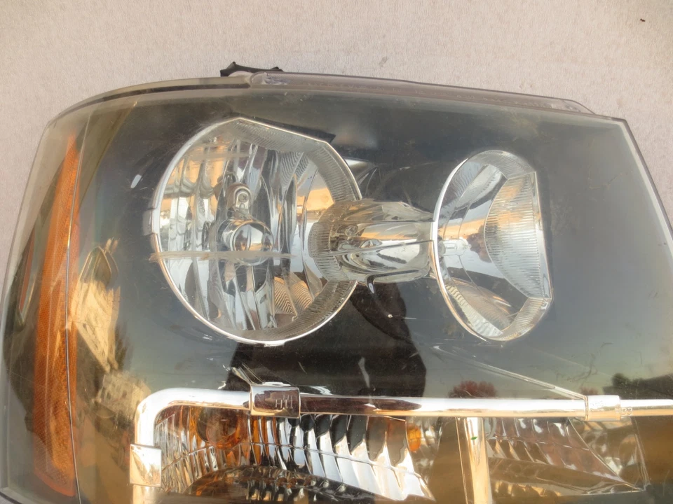 🔄Faro del mercado de accesorios TYC pasajero derecho Chevrolet Suburban Tahoe 2007-2014🔄 Foto 4 de 4