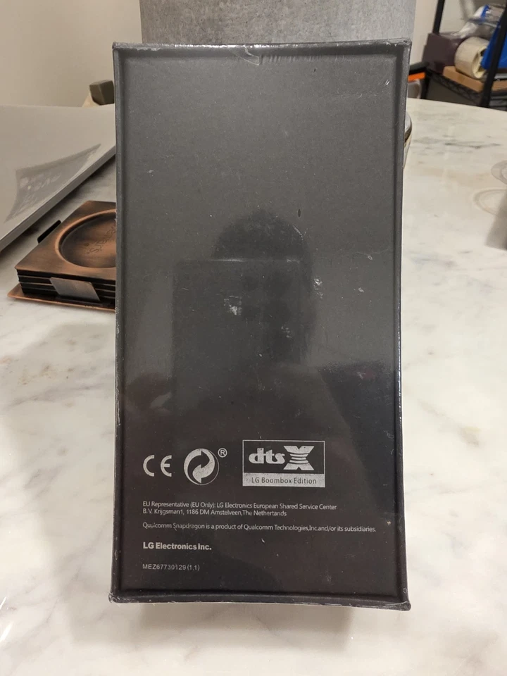 LG V40 ThinQ Smartphone 64GB Black, Verizon, Unlocked Black - Image 2 of 4