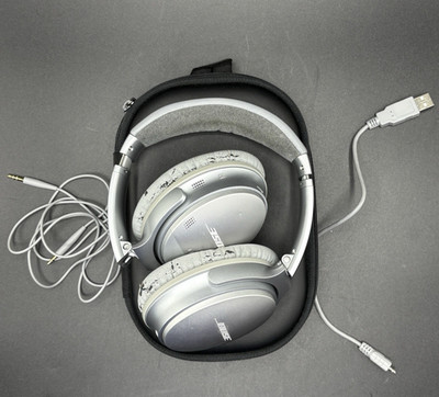 Bose SoundLink Around-Ear Wireless Headphones II Silver Case Cables Tested (M)