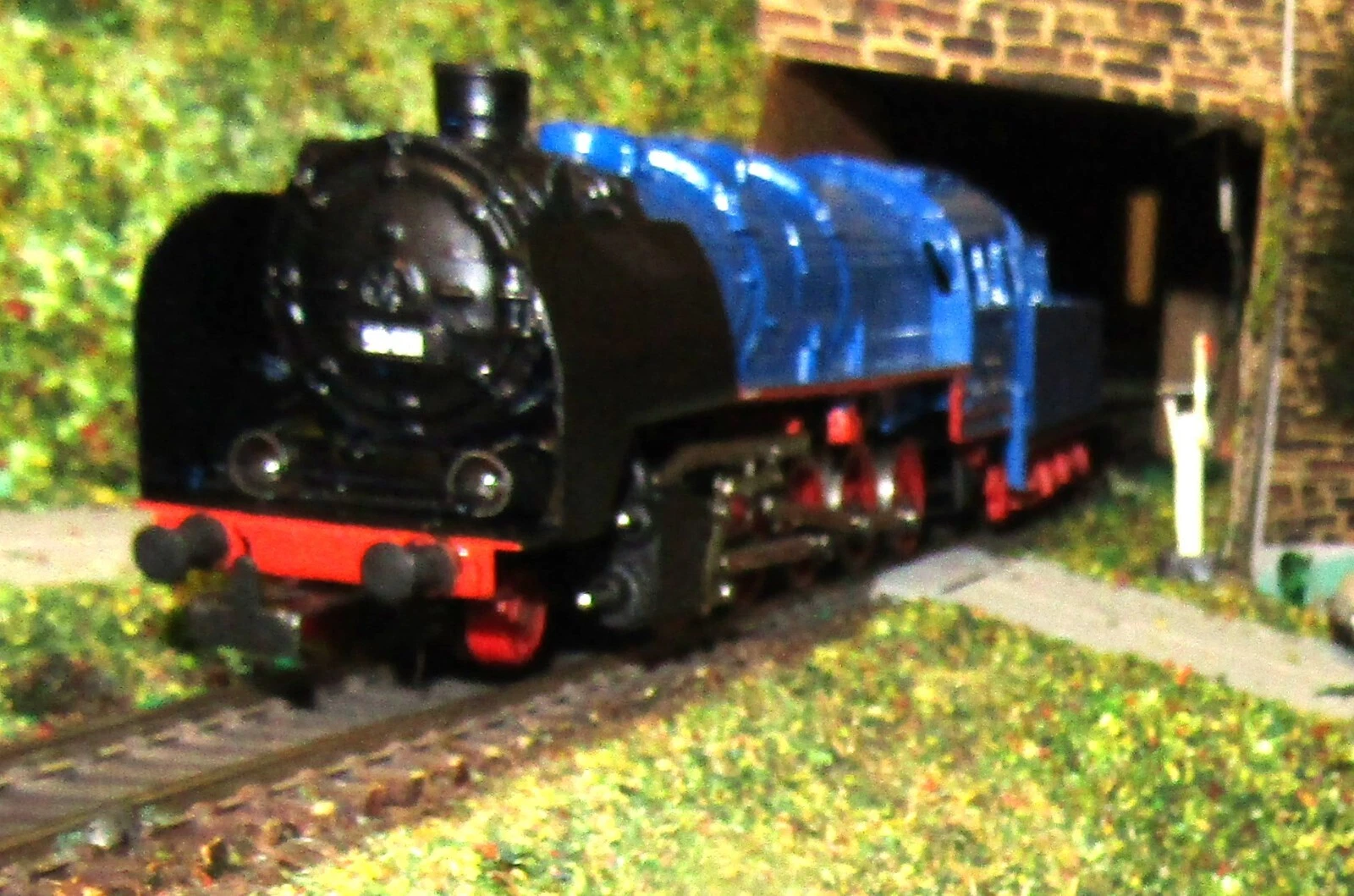 Bild 1 von 12