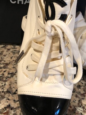 CHANEL フラットシューズ 白・黒 レザー　34 CHANEL 15P ECRU LEATHER SHOES SNEAKERS BLACK CAP-TOE 'CHANEL' LOGO