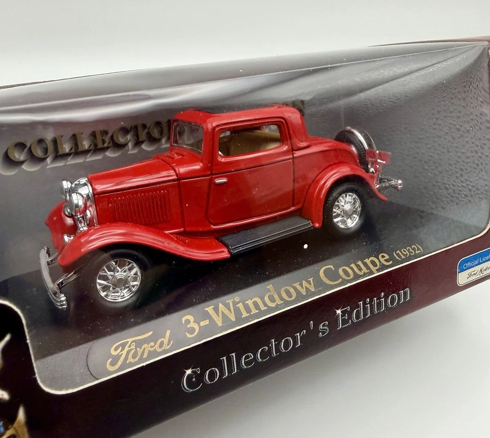 ROAD SIGNATURE FORD 3 WINDOW COUPE 1932 RED 1:43 DIE CAST METAL MODEL IN BOX - Image 2 of 4