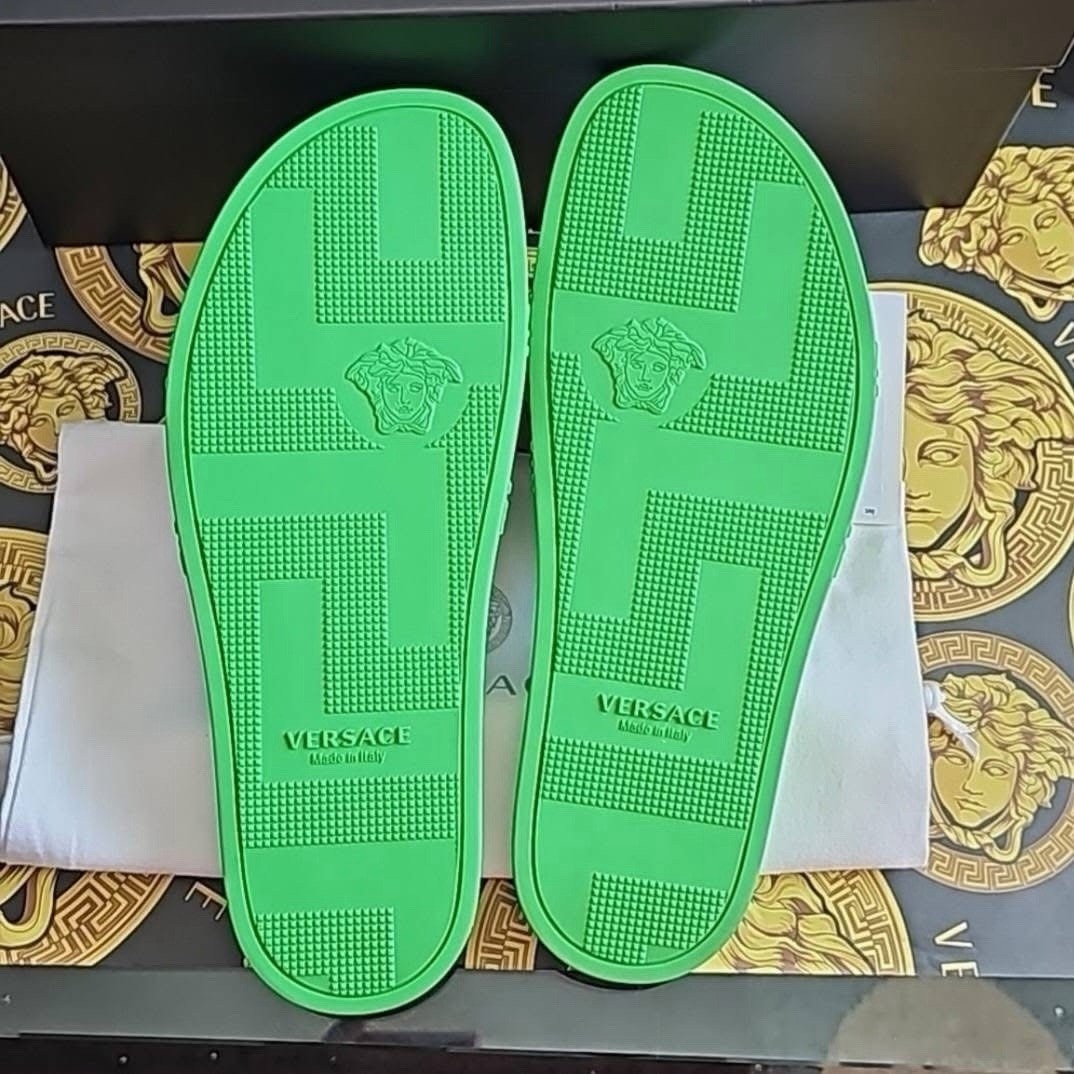 Men\'s Versace Olive Green Rubber Medusa Slip-On Sandals US 10 EU 44 Versace Olive Green Rubber Medusa Slip On Sandal Size 45  main image 3