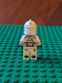LEGO Star Wars Minifigure Clone Trooper Phase 1 Lieutenant 75085 Printed Legs
