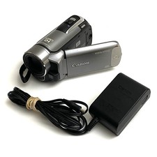 Canon VIXIA HF R200 HD Digital Camcorder Gray W/ AC Adapter No Battery TESTED