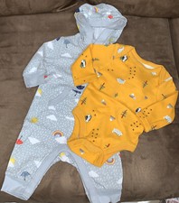 BABY 0-3m ONE PIECE LONG SLEEVE LOT OF 2 SUPER CUTE 