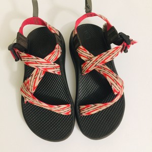girls chacos size 3