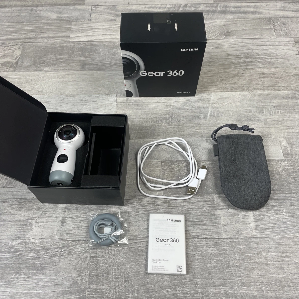 Samsung Gear 360 (SM-R210) ホワイト Refurbished Samsung SM-R210 Gear 360 4K VR Camera (2017) | Reebelo