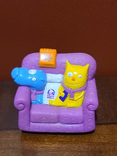 Taco Bell Nacho And Dog On Purple Couch Pull & Go Action Toy 1995