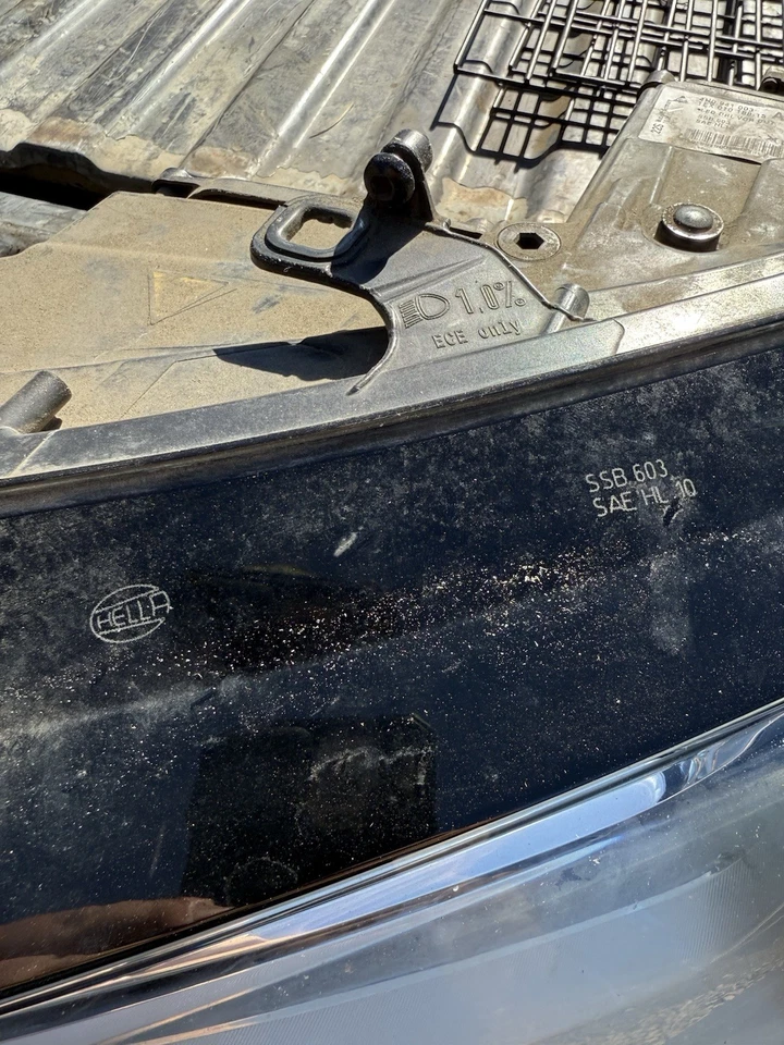 2011-2014 Audi A8 LED Xenon Headlight Pair 4H0941003 w/ Ballasts HELLA OEM - Image 3 of 4