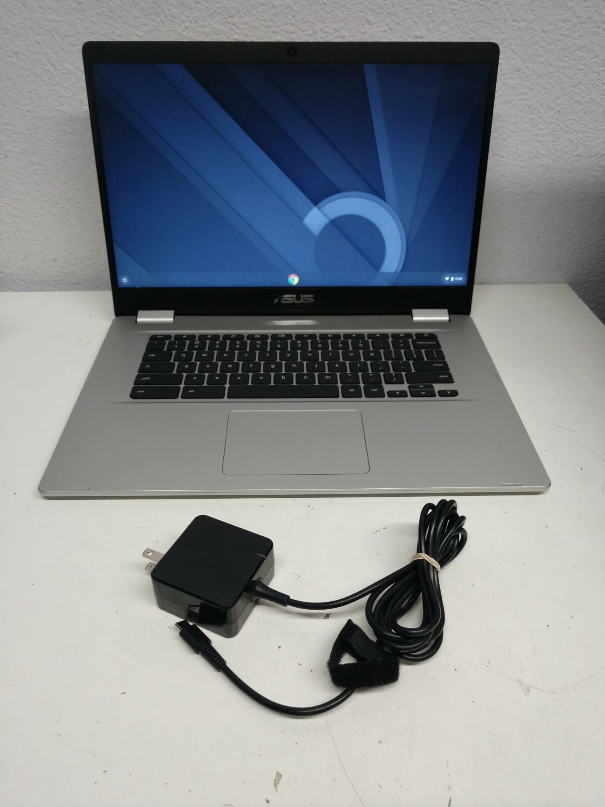 Asus Chromebook C523N Intel Celeron 4GB RAM 32GB SSD WiFi Chrome OS Laptop-image