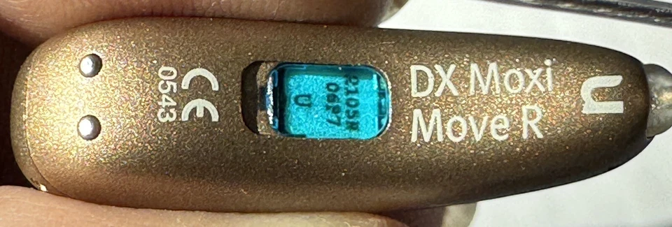 Audífono Unitron DX Moxi Move R - Con estuche de carga - Beige arena Foto 3 de 3