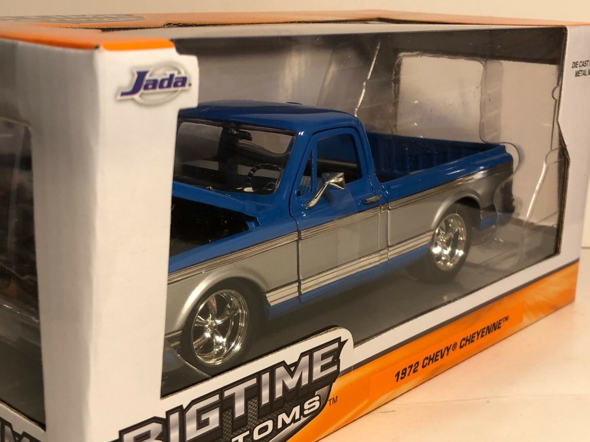 1972 Chevy Cheyenne Pick Up ミニカー 1972 Chevrolet Cheyenne Pickup Truck Orange with Black