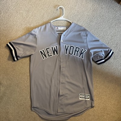 MAJESTIC New York Yankees AARON JUDGE Jersey Mens M Grey Cool Base MLB Baseball