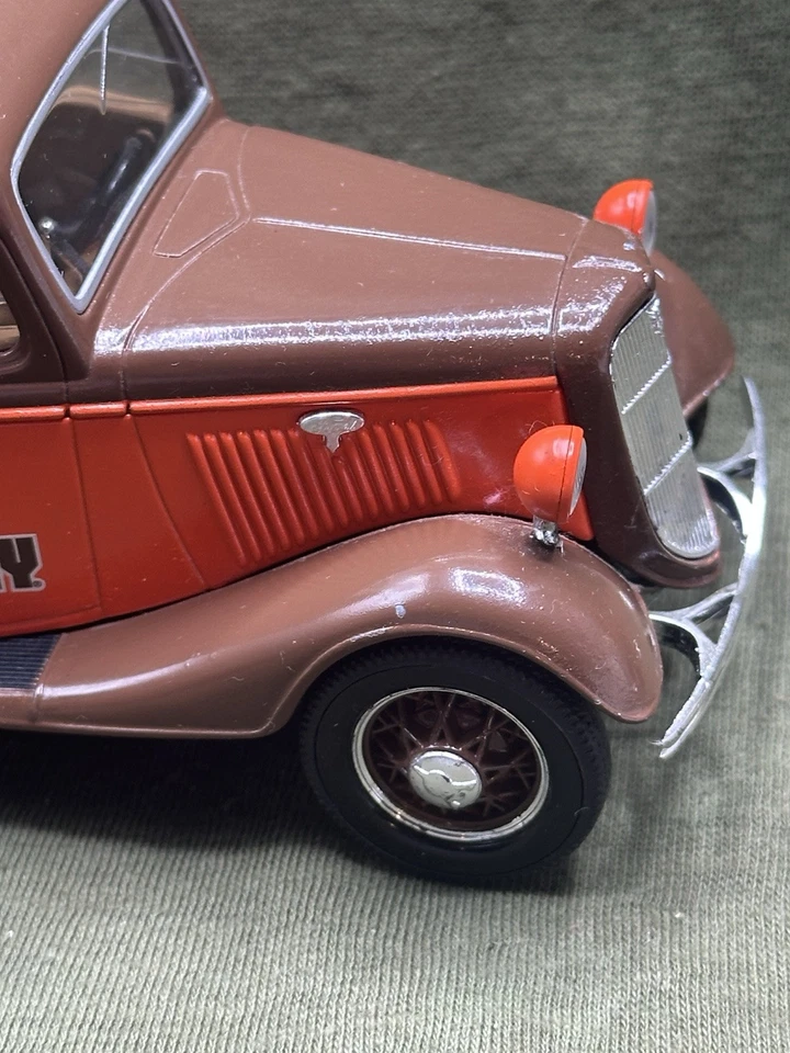 Liberty Classics 1935 Ford TRUST WORTHY Pickup Truck Die Cast Bank Lim.Ed. 1998 - Image 4 of 4