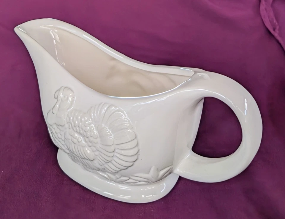 Ceramic Cream Color Gravy Boat w/ Embossed Turkey 4" x 9" X 3" - Image 4 of 4
