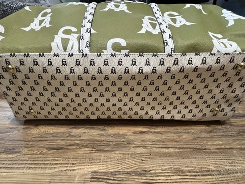 NWOT Large Steve Madden Weekend Tote/Duffle W/Matching Crossbody Wallet - Picture 15 of 16