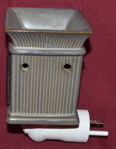 Scentsy Jane Mini Wall Warmer - Picture 3 of 4