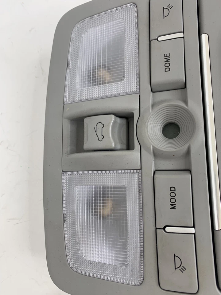 2007-2012 Hyundai Veracruz Dome Map Light W/ Sunrrof Control  OEM - Image 3 of 4