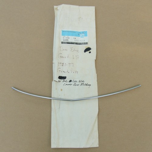 NOS 1981-87 Pontiac Grand Prix LH Door Edge Guard (W/Wide Body Side Moldings)