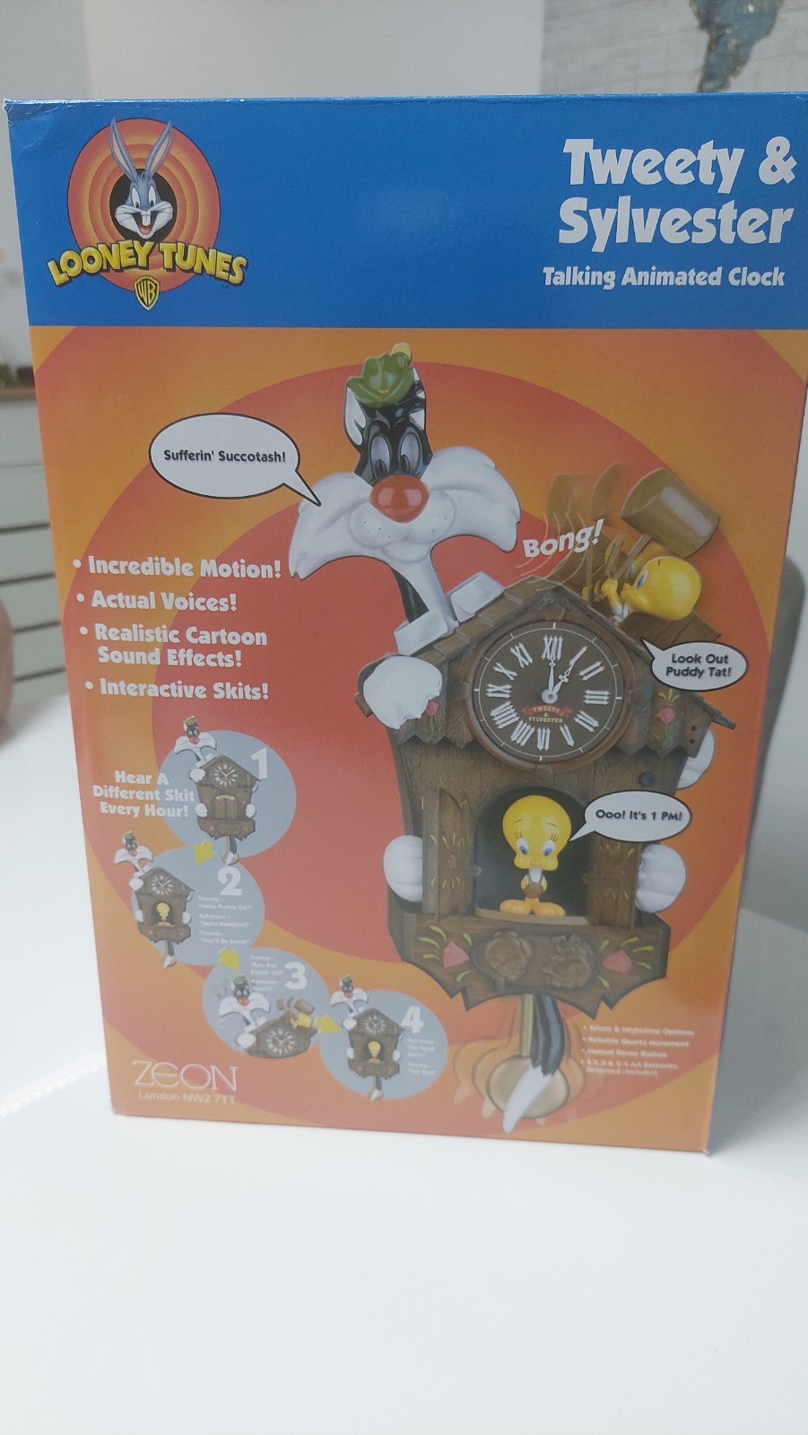 Looney Tunes Tweety and Sylvester Talking Animated Wall Clock Boxed