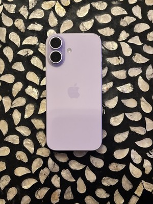 Apple iPhone 17- Lavender - 256gb- Verizon Locked- Excellent Condition