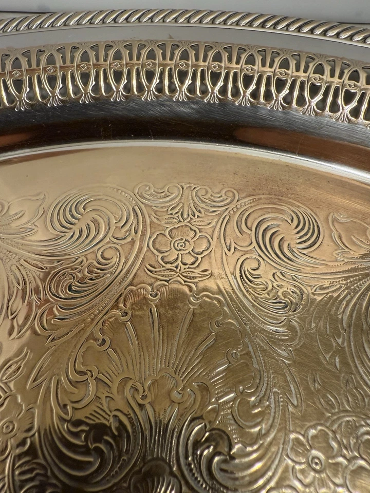 W.M. Bandeja grande para servir Rodgers 172 con diseño floral ornamentado Foto 2 de 4