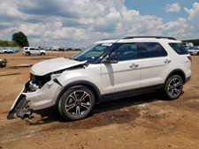 Used Front Center Interior Rear View Mirror fits: 2014 Ford Explorer w/o rain se