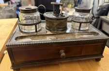 Manija de soporte para tintero de escritorio de madera vintage de los años 70 con cajón y hueco para bolígrafo