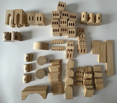 60 Pc Discovery Kids Castle Blocks Solid Wood 2018 *PARTIAL SET Build Stacking