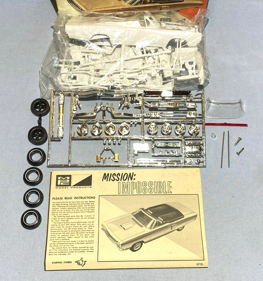 MPC 1969 DODGE CORONET "R/T" CONVERTIBLE KIT#615-200 AMT 1/25 AMT S/I MODEL KIT - Image 2 of 4