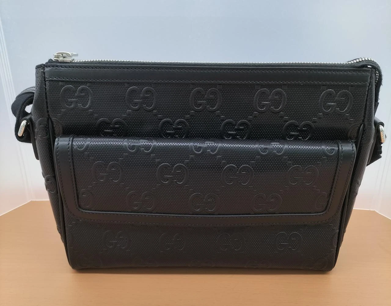 Sac à bandoulière messager en relief Gucci 658565 Gg