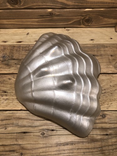 Clam Shell shaped Beautiful Opalescent Decorative bowl/dish Vtg - Picture 4 of 6