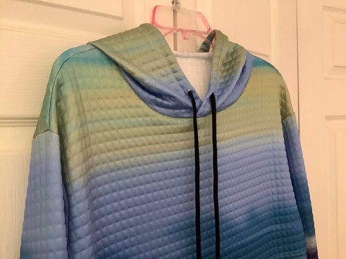 Ladies “waffle weave” hooded multi-colored striped top size small, new - Picture 5 of 5