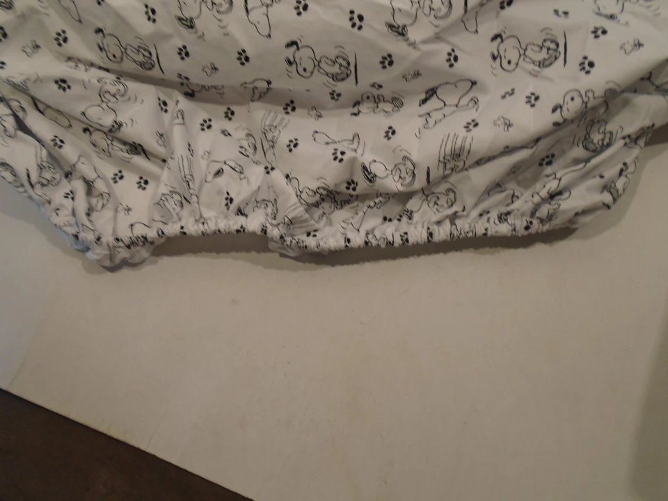 Peanuts Snoopy Woodstock Black White Queen Sz. Sheet Set Berkshire Blanket +Home - Image 4 of 4