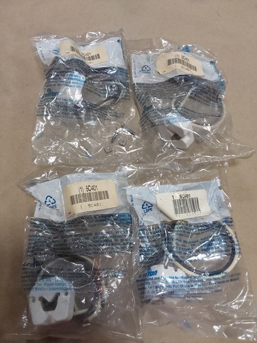 Leviton Lamp Connector 5C401, Lot of 4 - Picture 2 of 3