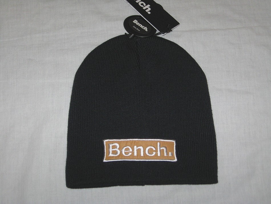BNWT  BENCH Satellite Knitted Beanie Hat   Navy Blue