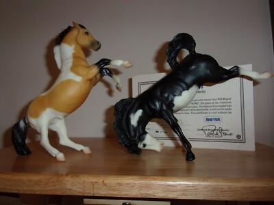 BREYER SR SPECIAL RUN LITTLE CHAPARRAL PINTO BUCKING BRONCO HORSE LOT OF 2