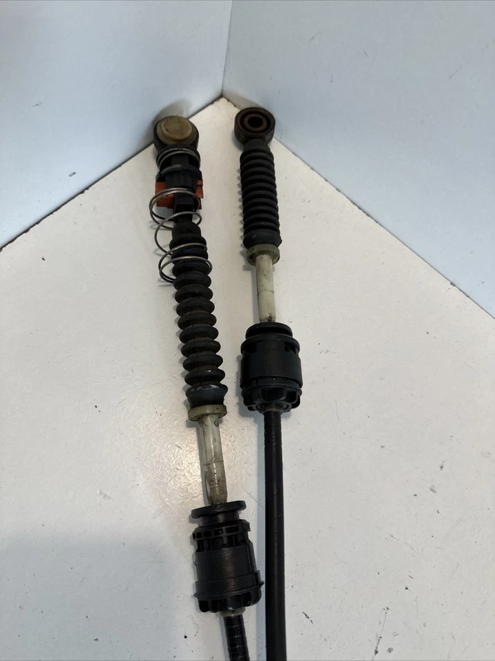 Cable de acoplamiento de engranajes manual Volvo C70 6 velocidades 31259496 convertible 2,0D 2008 Foto 3 de 4