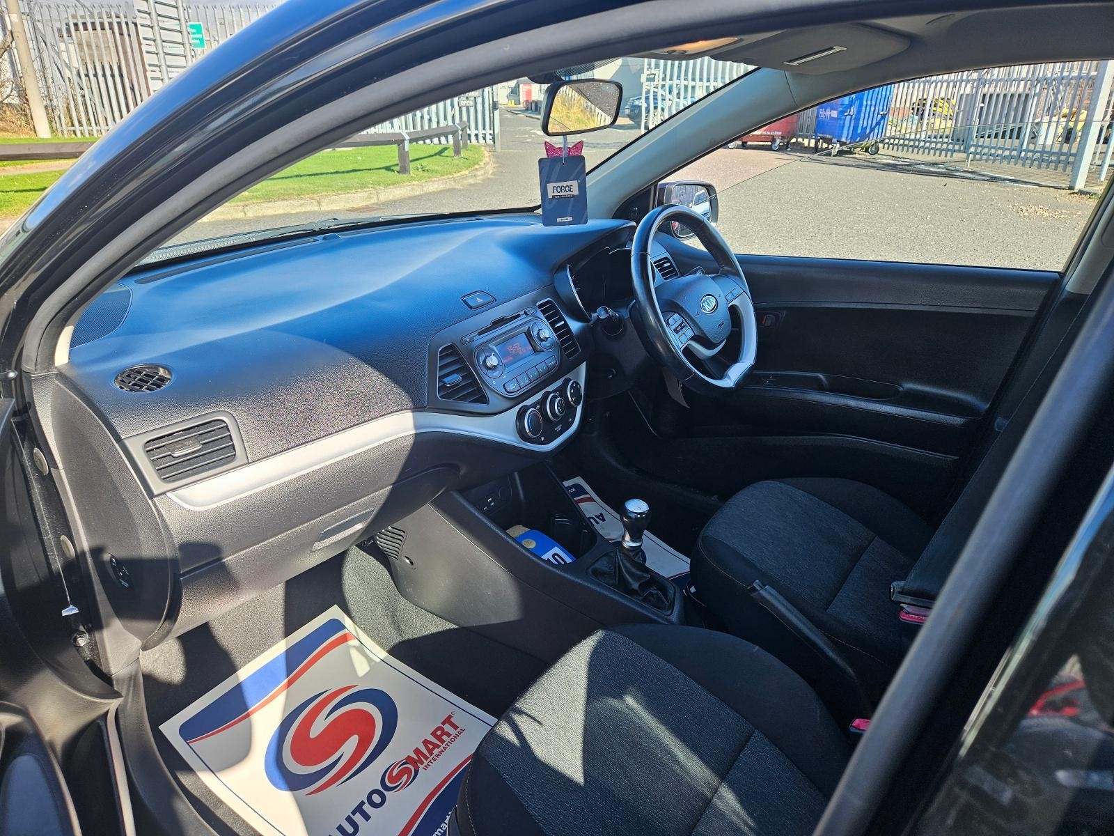2017 Kia Picanto, photograph 13