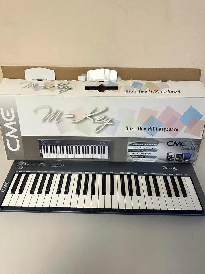 Teclado controlador CME M-Key 49 teclas USB MIDI | Sin cable de alimentación Foto 2 de 4