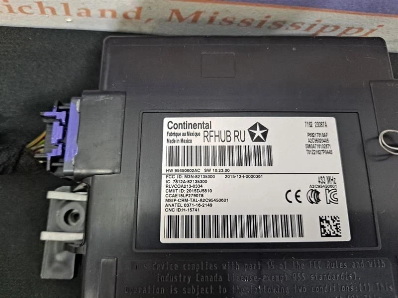 17-18 CHRYSLER PACIFICA OEM MÓDULO DE CONTROL DE COMUNICACIÓN 716823087A Foto 3 de 4