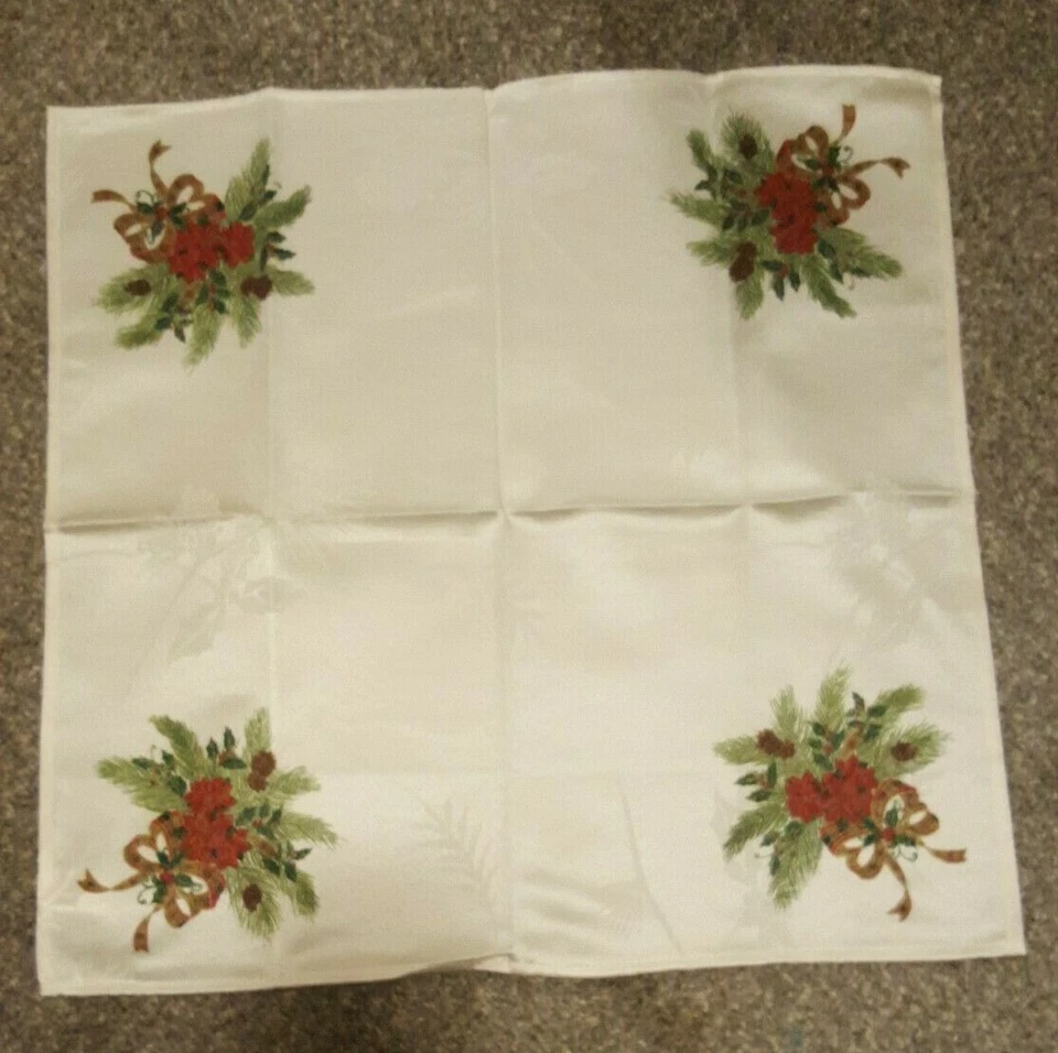 Vintage NWT 2006 JC Penney "Holly Boughs" Set of 4 Napkins 19 x 19 Christmas - Image 3 of 4