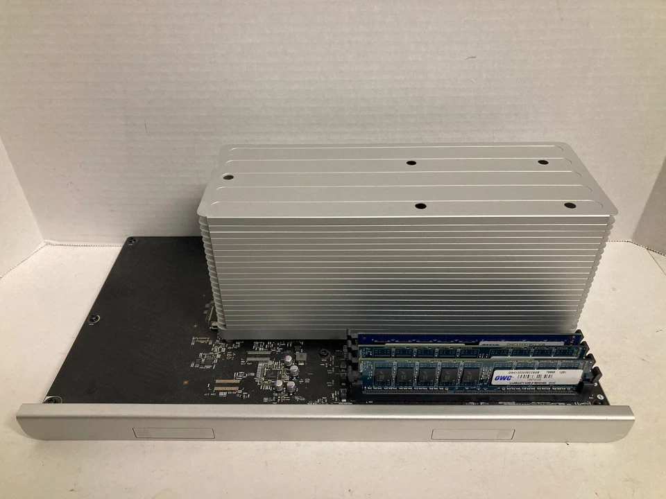 Apple Mac Pro A1289 820-2482-A Logic Board With Intel Xeon W3530 & 8GB DDR3 RAM - Image 2 of 4