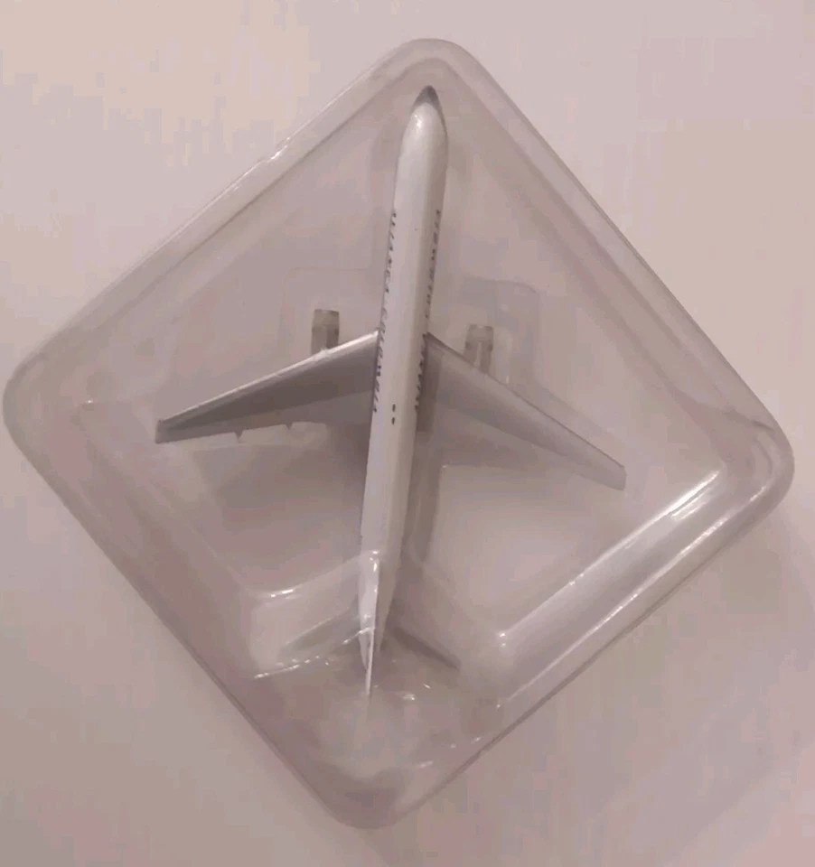 Herpa Wings 1:500 Avianca Colombia Boeing 757 200 NG - No Box - New - Immagine 3 di 4